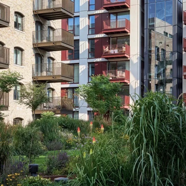 Londra Estate on Global viewr.com